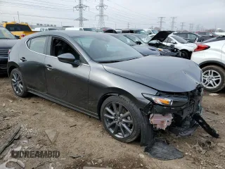 2020 Mazda Mazda3 Hatchback Preferred Package with VIN JM1BPBMM2L1158822, listed as a Copart auction lot 44642933 with 23,504 mi miles. Bid and sale history available at carsss.com. Image 4.