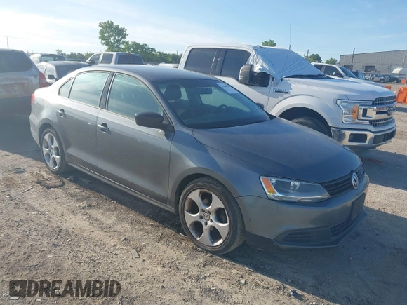 2012 Volkswagen Jetta S с VIN 3VW2K7AJ3CM335903, выставлен на аукционе IAAI как лот 42248250 с пробегом 142 826 миль миль и . История ставок и продаж доступна на DreamBid. Изображение 1.