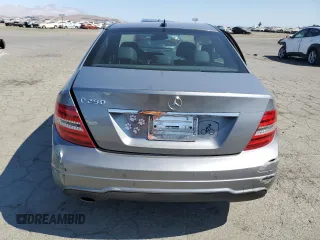 2012 Mercedes-Benz C 250 Sport z VIN WDDGF4HB1CA651815, wystawiony jako Copart lot #62311975 z przebiegiem 80 577 mil mil oraz Szkoda całkowita • Salvage title. Historia ofert i sprzedaży dostępna na DreamBid. Obrazek 6.