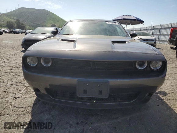 2019 Dodge Challenger SXT z VIN 2C3CDZAG2KH699815, wystawiony jako Copart lot #50547245 z przebiegiem 43 124 mil mil oraz Nie do naprawy • Non repairable. Historia ofert i sprzedaży dostępna na DreamBid. Obrazek 5.