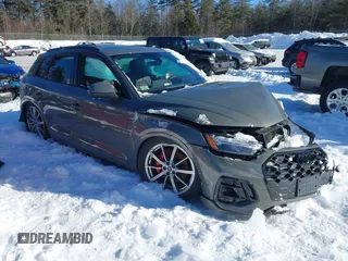 2024 Audi Q5 S line Premium Plus z VIN WA1E2AFY5R2138471, wystawiony jako IAAI lot #41570372 z przebiegiem Nie podano mil oraz . Historia ofert i sprzedaży dostępna na DreamBid. Obrazek 1.