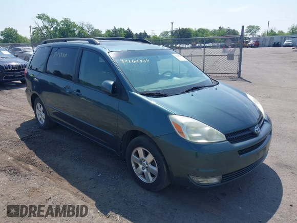 2004 Toyota Sienna XLE with VIN 5TDZA22CX4S043514, listed as a IAAI auction lot 42164904 with 221,644 mi miles. Bid and sale history available at carsss.com. Image 1.