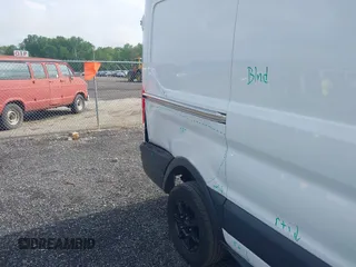2016 Ford Transit Cargo z VIN 1FTYR1CM0GKA79178, wystawiony jako IAAI lot #42162617 z przebiegiem 227 431 mil mil oraz . Historia ofert i sprzedaży dostępna na DreamBid. Obrazek 6.