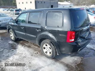 2011 Honda Pilot LX with VIN 5FNYF4H20BB073355, listed as a IAAI auction lot 41588887 with 146,867 mi miles. Bid and sale history available at carsss.com. Image 3.