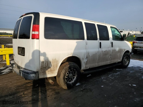 2017 Chevrolet Express Passenger LT with VIN 1GAWGFFF4H1253664, listed as a Copart auction lot 45317125 with 123,264 mi miles and Salvage Title. Bid and sale history available at carsss.com. Image 3.