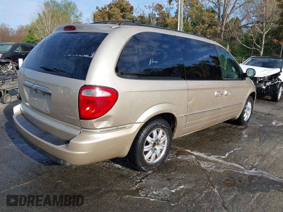 2005 Chrysler Town & Country Touring with VIN 2C4GP54L15R131849, listed as a IAAI auction lot 41933389 with 276,344 mi miles. Bid and sale history available at carsss.com. Image 4.