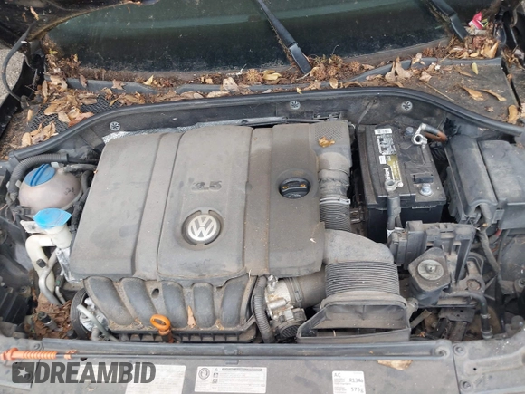 2013 Volkswagen Passat SE with VIN 1VWBH7A38DC028231, listed as a IAAI auction lot 42629167 with Not provided miles and . Bid and sale history available at DreamBid. Image 10.