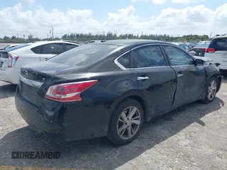 2015 Nissan Altima 2.5 SL with VIN 1N4AL3AP1FN358203, listed as a IAAI auction lot 41876809 with 130,921 mi miles. Bid and sale history available at carsss.com. Image 4.