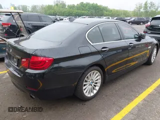 2013 BMW 5 Series 535i xDrive z VIN WBAFU7C58DDU75728, wystawiony jako IAAI lot #42237444 z przebiegiem 113 156 mil mil oraz . Historia ofert i sprzedaży dostępna na DreamBid. Obrazek 4.