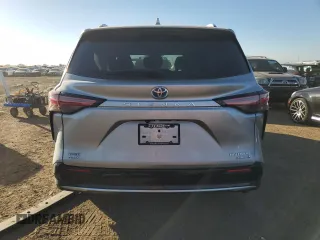 2024 Toyota Sienna Platinum z VIN 5TDESKFC8RS128364, wystawiony jako Copart lot #77888984 z przebiegiem 10 929 mil mil oraz Szkoda całkowita • Salvage title. Historia ofert i sprzedaży dostępna na DreamBid. Obrazek 6.