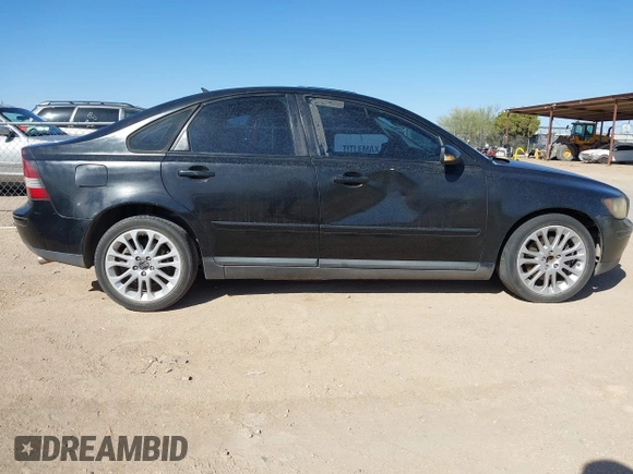 2005 Volvo S40 with VIN YV1MS682952077556, listed as a IAAI auction lot 41664901 with 1 mi miles. Bid and sale history available at carsss.com. Image 6.