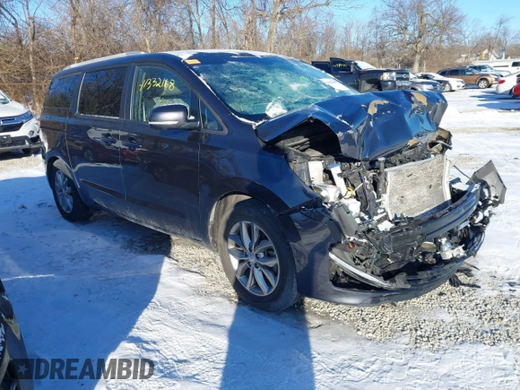 2020 Kia Sedona EX with VIN KNDMB5C11L6642600, listed as a IAAI auction lot 41332168 with 83,302 mi miles. Bid and sale history available at carsss.com. Image 1.