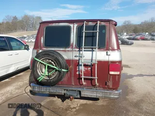 1986 Chevrolet Chevy Van z VIN 1GCEG25N9G7163670, wystawiony jako IAAI lot #41654650 z przebiegiem Nie podano mil oraz . Historia ofert i sprzedaży dostępna na DreamBid. Obrazek 16.