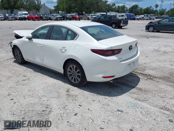 2021 Mazda 3 S z VIN 3MZBPAAL8MM254784, wystawiony jako IAAI lot #41936261 z przebiegiem 18 156 mil mil oraz . Historia ofert i sprzedaży dostępna na DreamBid. Obrazek 3.