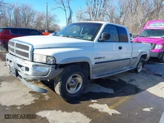1998 Dodge Ram 1500 with VIN 3B7HF13Z2WG130254, listed as a IAAI auction lot 41323066 with 204,006 mi miles. Bid and sale history available at carsss.com. Image 2.