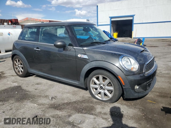 2013 MINI Hardtop S with VIN WMWSV3C50DT393440, listed as a Copart auction lot 55170145 with 141,896 mi miles and Clean Title. Bid and sale history available at DreamBid. Image 4.