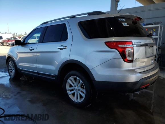 2013 Ford Explorer XLT with VIN 1FM5K7D82DGC23206, listed as a Copart auction lot 87704465 with 122,098 mi miles and Salvage Title. Bid and sale history available at carsss.com. Image 2.
