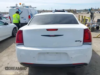 2021 Chrysler 300 with VIN 2C3CCABG5MH533004, listed as a IAAI auction lot 41916640 with 72,720 mi miles. Bid and sale history available at carsss.com. Image 17.