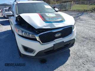 2016 Kia Sorento LX with VIN 5XYPG4A3XGG031027, listed as a IAAI auction lot 41890786 with 222,258 mi miles. Bid and sale history available at carsss.com. Image 6.