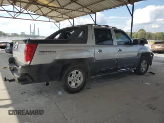 2002 Chevrolet Avalanche with VIN 3GNEC13T92G226777, listed as a Copart auction lot 74441144 with 294,117 mi miles and Salvage Title. Bid and sale history available at DreamBid. Image 3.