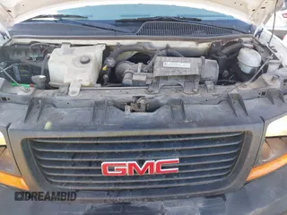2008 GMC Savana Cargo with VIN 1GTGG25C681111778, listed as a IAAI auction lot 41700294 with 414,744 mi miles. Bid and sale history available at carsss.com. Image 10.