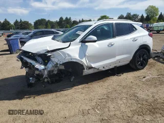 2024 Buick Encore GX Sport Touring z VIN KL4AMDSL9RB193493, wystawiony jako Copart lot #55594175 z przebiegiem Nie podano mil oraz Szkoda całkowita • Salvage title. Historia ofert i sprzedaży dostępna na DreamBid. Obrazek 1.