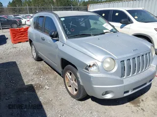 2007 Jeep Compass Sport with VIN 1J8FT47067D418752, listed as a IAAI auction lot 41785177 with 183,100 mi miles. Bid and sale history available at carsss.com. Image 1.