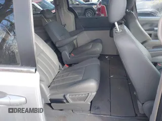 2008 Chrysler Town & Country Touring with VIN 2A8HR54P58R732227, listed as a IAAI auction lot 41691216 with 132,034 mi miles. Bid and sale history available at carsss.com. Image 8.
