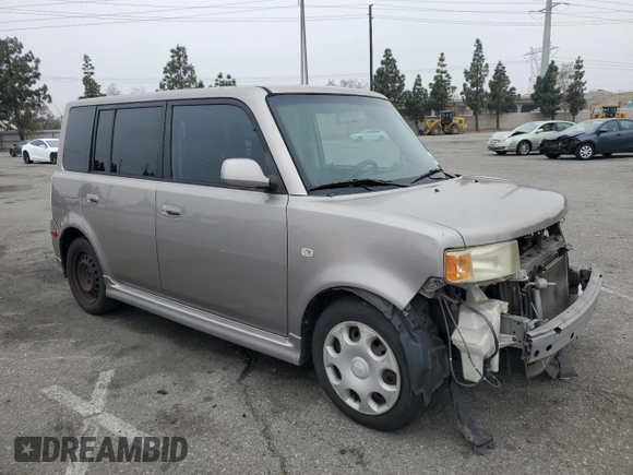 2005 Scion xB z VIN JTLKT324350215711, wystawiony jako Copart lot #54744755 z przebiegiem 178 205 mil mil oraz Szkody całkowita. Historia ofert i sprzedaży dostępna na DreamBid. Obrazek 4.