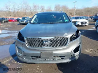 2016 Kia Sorento LX with VIN 5XYPGDA58GG110326, listed as a IAAI auction lot 41535179 with 95,843 mi miles. Bid and sale history available at carsss.com. Image 12.