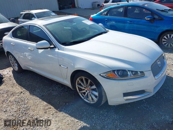 2015 Jaguar XF T Premium z VIN SAJWA0FS0FPU42472, wystawiony jako IAAI lot #42230649 z przebiegiem Nie podano mil oraz . Historia ofert i sprzedaży dostępna na DreamBid. Obrazek 1.