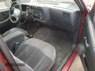 1997 GMC Sonoma SLS with VIN 1GTCS14X5V8503746, listed as a Copart auction lot 42554595 with 135,316 mi miles and Salvage Title. Bid and sale history available at carsss.com. Image 8.