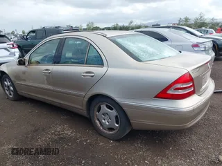 2003 Mercedes-Benz C 240 с VIN WDBRF61J43A446598, выставлен на аукционе IAAI как лот 41925959 с пробегом Не указан миль и . История ставок и продаж доступна на DreamBid. Изображение 3.