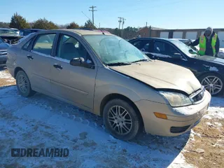 2007 Ford Focus S with VIN 1FAFP34N17W321782, listed as a IAAI auction lot 41093592 with 120,292 mi miles. Bid and sale history available at carsss.com. Image 1.