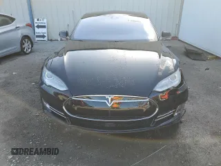 2015 Tesla Model S 85D with VIN 5YJSA1S29FF084680, listed as a Copart auction lot 51488045 with 116,690 mi miles and Salvage Title. Bid and sale history available at carsss.com. Image 5.