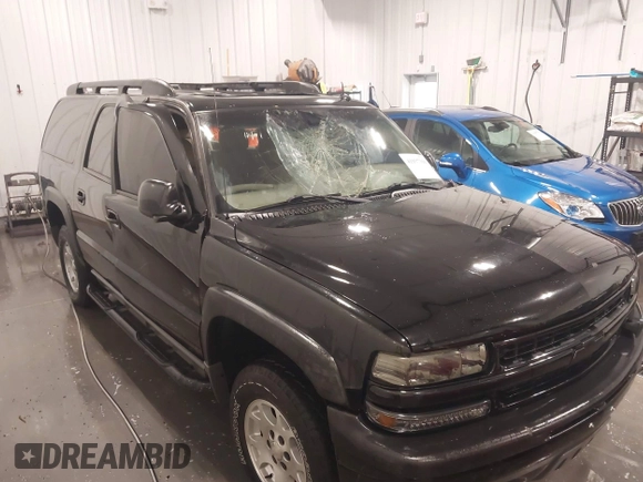 2003 Chevrolet Suburban Z71 with VIN 3GNFK16Z33G275630, listed as a IAAI auction lot 41937310 with 224,207 mi miles. Bid and sale history available at carsss.com. Image 6.