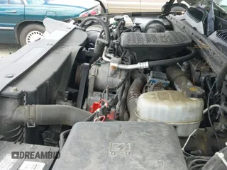 2006 Chevrolet Silverado 3500 SRW LT3 z VIN 1GCHK39D56E227054, wystawiony jako IAAI lot #42191838 z przebiegiem 249 939 mil mil oraz . Historia ofert i sprzedaży dostępna na DreamBid. Obrazek 19.