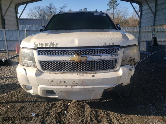2013 Chevrolet Avalanche LTZ with VIN 3GNMCGE09DG328150, listed as a Copart auction lot 42457295 with 178,345 mi miles and Salvage Title. Bid and sale history available at carsss.com. Image 5.