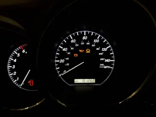 2005 Lexus RX 330 z VIN 2T2HA31U65C053507, wystawiony jako Copart lot #57128915 z przebiegiem 181 262 mil mil oraz Szkoda całkowita • Salvage title. Historia ofert i sprzedaży dostępna na DreamBid. Obrazek 9.