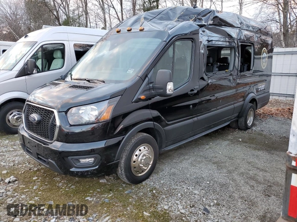 2023 Ford Transit with VIN 1FBVU4X8XPKB63870, listed as a Copart auction lot 82731504 with 7,576 mi miles and Salvage Title. Bid and sale history available at DreamBid. Image 1.