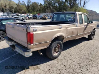 1993 Ford F-250 with VIN 1FTHX25H4PKA63657, listed as a Copart auction lot 49556385 with Not provided miles and Clean title. Bid and sale history available at DreamBid. Image 3.