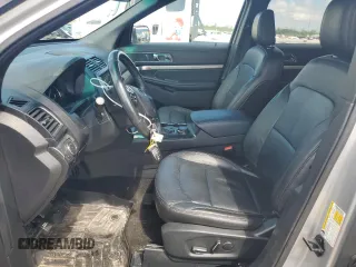 2018 Ford Explorer XLT z VIN 1FM5K8D88JGB53969, wystawiony jako Copart lot #55858935 z przebiegiem 154 555 mil mil oraz Czysty tytuł • Clean title. Historia ofert i sprzedaży dostępna na DreamBid. Obrazek 7.
