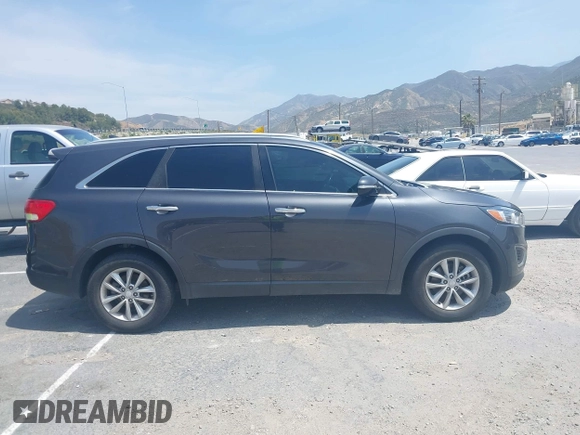2017 Kia Sorento LX with VIN 5XYPG4A30HG277019, listed as a IAAI auction lot 42101139 with 73,269 mi miles. Bid and sale history available at carsss.com. Image 13.