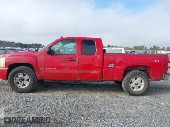 2007 Chevrolet Silverado 1500 LT w/1LT with VIN 2GCEC19J671691001, listed as a IAAI auction lot 41222623 with 453,650 mi miles. Bid and sale history available at carsss.com. Image 6.