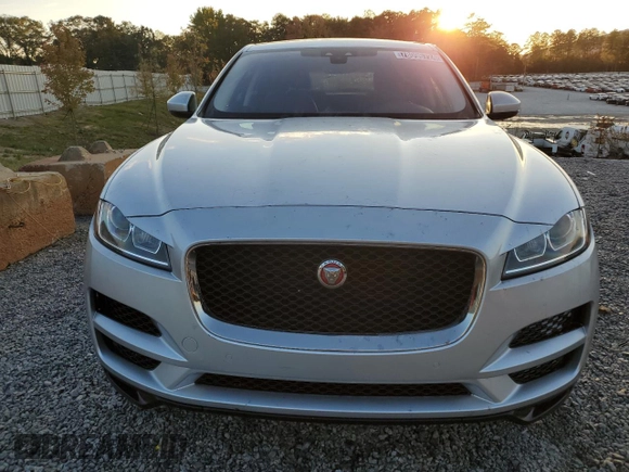 2019 Jaguar F-Pace 25t with VIN SADCS2FX0KA616001, listed as a Copart auction lot 78096724 with 57,619 mi miles and Clean title. Bid and sale history available at DreamBid. Image 5.