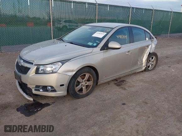 2014 Chevrolet Cruze 1LT z VIN 1G1PC5SB1E7341321, wystawiony jako IAAI lot #42527362 z przebiegiem 171 570 mil mil oraz . Historia ofert i sprzedaży dostępna na DreamBid. Obrazek 2.