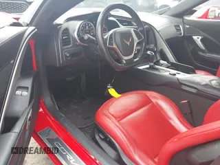 2019 Chevrolet Corvette 1LT z VIN 1G1YB2D7XK5120595, wystawiony jako IAAI lot #42592986 z przebiegiem 38 522 mil mil oraz . Historia ofert i sprzedaży dostępna na DreamBid. Obrazek 8.