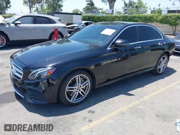 2017 Mercedes-Benz E 300 Luxury z VIN WDDZF4JB6HA116506, wystawiony jako IAAI lot #42316399 z przebiegiem 61 135 mil mil oraz . Historia ofert i sprzedaży dostępna na DreamBid. Obrazek 18.