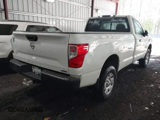 2017 Nissan Titan z VIN 1N6AA1R95HN544191, wystawiony jako IAAI lot #41912622 z przebiegiem 134 721 mil mil oraz . Historia ofert i sprzedaży dostępna na DreamBid. Obrazek 4.