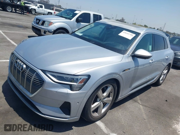2019 Audi e-tron Prestige with VIN WA1VAAGE9KB010814, listed as a IAAI auction lot 42632795 with 90,497 mi miles and . Bid and sale history available at DreamBid. Image 18.